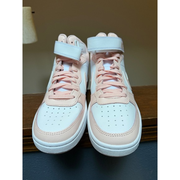 Nike Shoes - Nike sneakers 6.5 youth